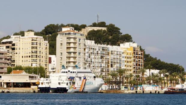 Vista del puerto de Denia, donde han hallado el cadáver