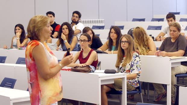 Imagen de archivo de un aula de clases