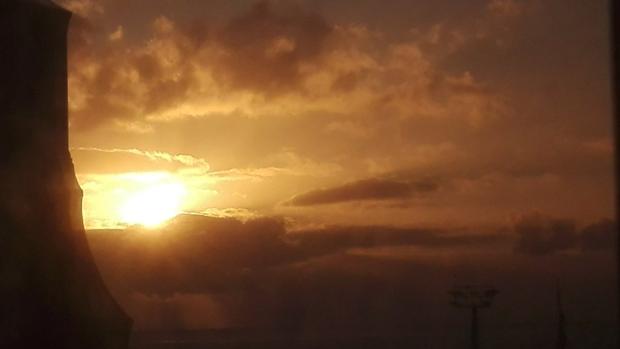 Un eclipse solar con nubes en Canarias