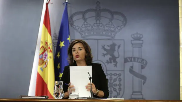 Sáenz de Santamaría advierte del «coste» de no tener Gobierno en España