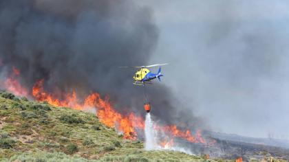 El fuego de Fontoria (León) evoluciona favorablemente y ya no hay riesgo para la población