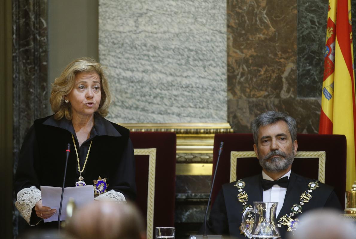 Consuelo Madrigal, fiscal general del Estado, junto a Carlos Lesmes