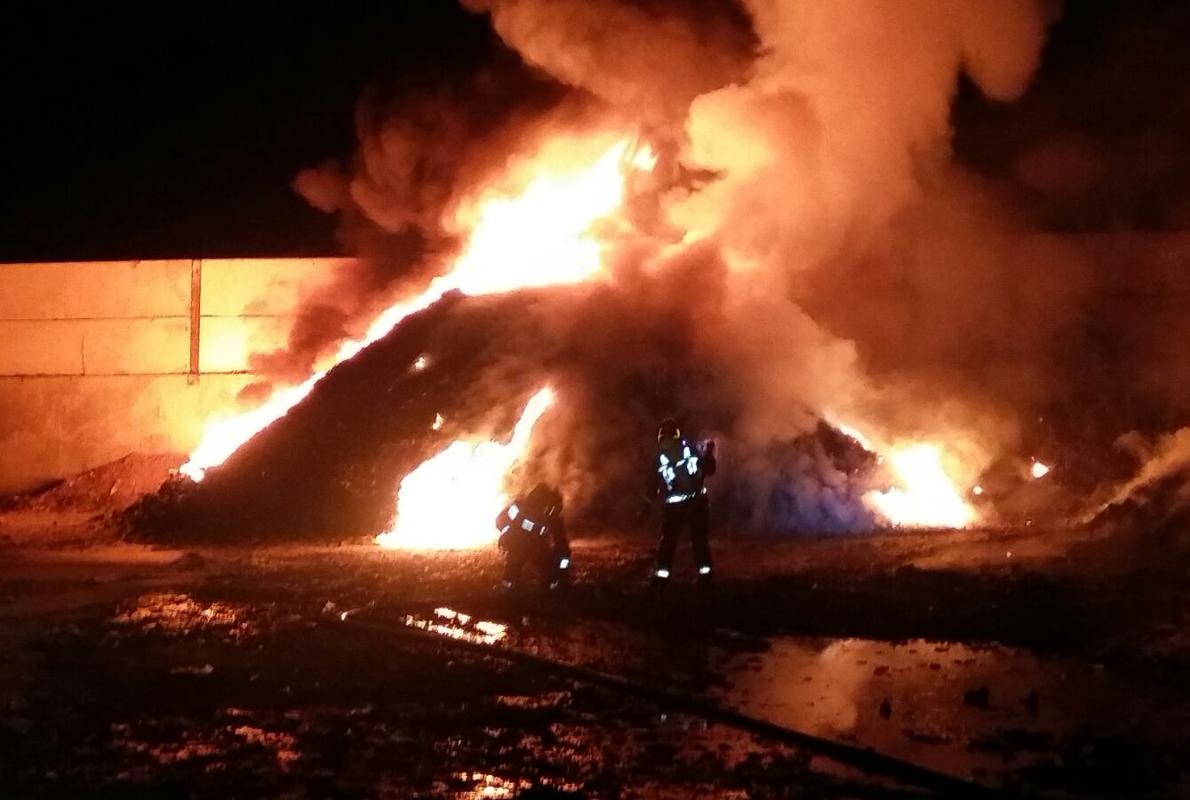 El incendio comenzó poco antes de las seis de la madrugada