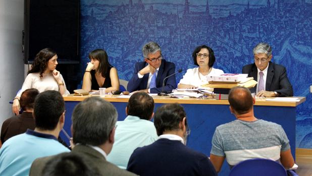 Junta de contratación y responsables de las empresas