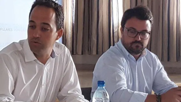 Casañas, presidente del PP de El Hierro, y Asier Antona, este sábado en El Hierro