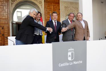 Pedrosa, Gil, Nicolás, Franco y García-Page, tras la firma