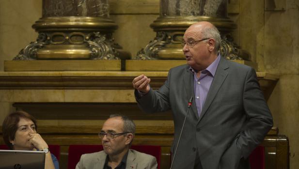El líder de Catalunya SíQueEsPot, Lluís Rabell, en el Parlament