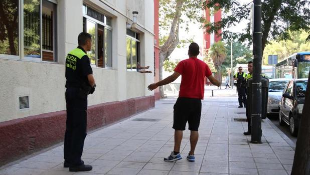 Varios agentes actúan en un incidente en el barrio de San Cristóbal de los Ángeles