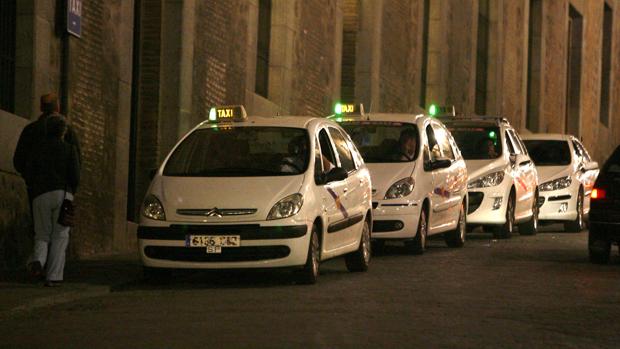 Parada de taxis del Alcázar de Toledo