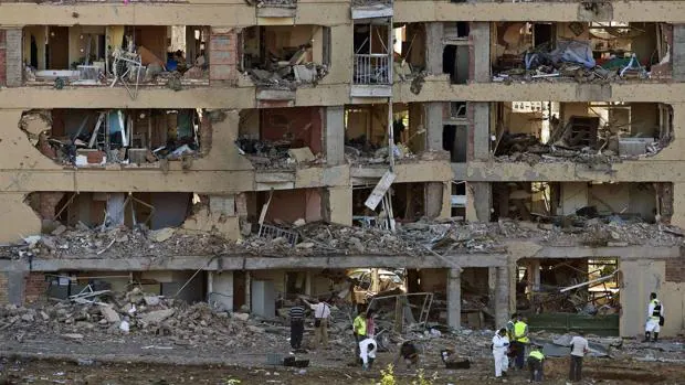 Estado en el que quedó la casa cuartel de Burgos tras el atentado de julio de 2009