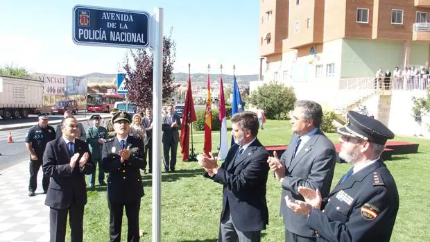 Cuenca dedica una avenida a la Policía Nacional