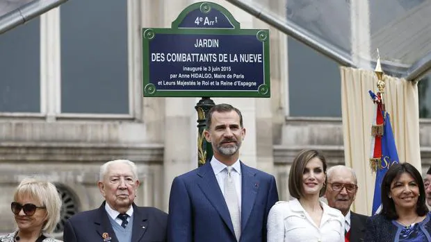 «La Nueve» ya tiene un jardín en París, inaugurado en presencia de los Reyes