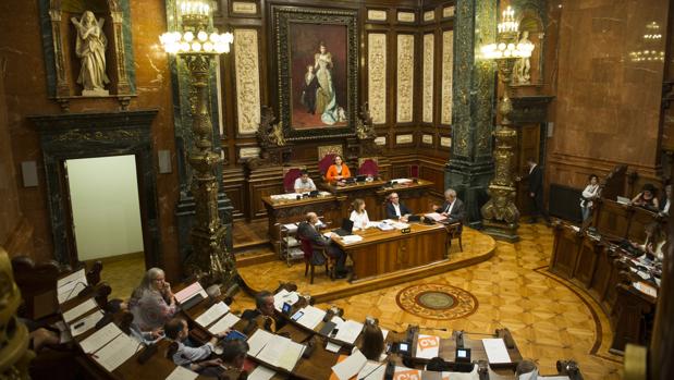Pleno municipal en el Ayuntamiento de Barcelona