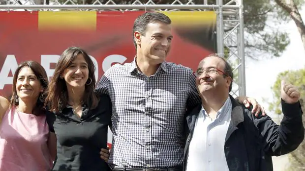 Parlon, junto a Pedro Sánchez, Miquel Iceta y la alcaldesa de Gavà, Raquel Sánchez (izquierda)