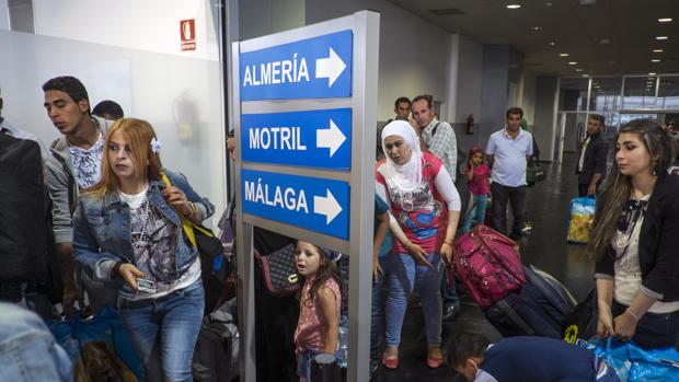 Refugiados sirios en el puerto de Melilla en junio de 2015