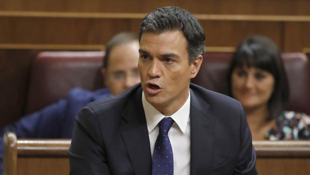 Desde multas hasta la expulsión: así castiga el PSOE romper la disciplina de voto