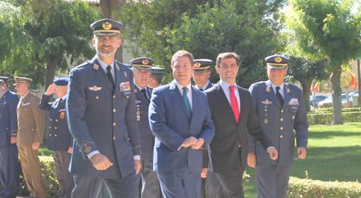 El Rey, con Emiliano García-Page, duarante su visita a los Llanos