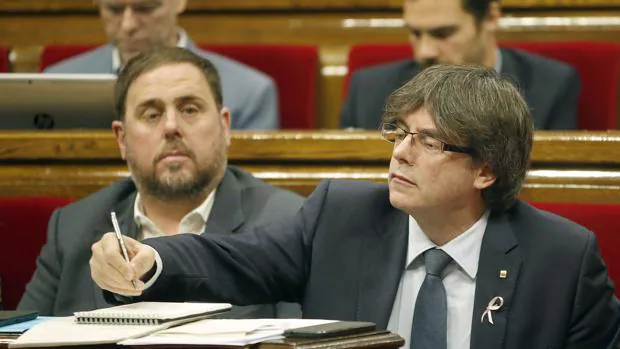 Carles Puigdemont durante una sesión parlamentaria
