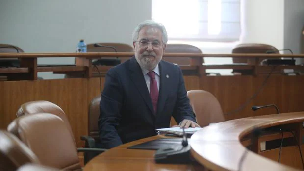 Miguel Santalices: «La expulsión de Beiras fue mi peor momento como presidente del Parlamento»