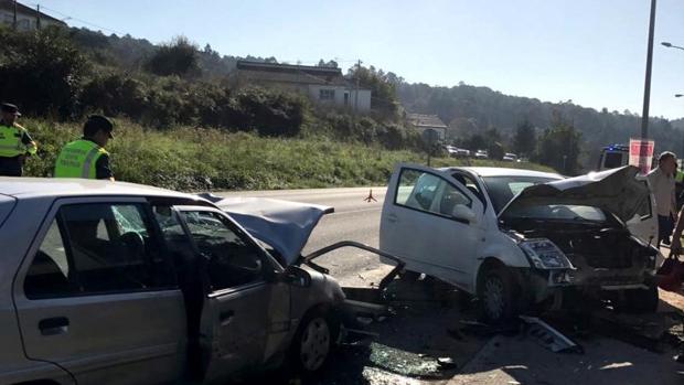 Imagen del impacto entre de los dos citroën esta mañana en la AC-550