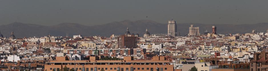 La «boina» de contaminación que corona la capital