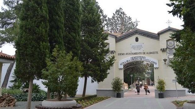 Entrada al cementerio municipal de Albacete