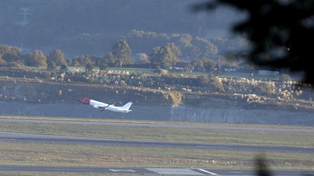 El pasado fin de semana se cancelaron una cincuentena de operaciones en el aeropuerto de Bilbao