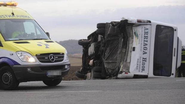 El microbús escolar accidentado esta mañana en la A-132