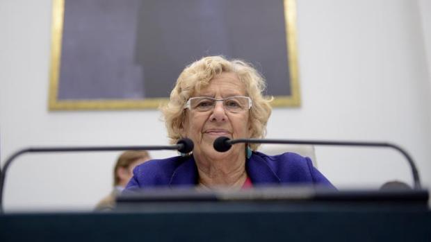 La alcaldesa de Madrid, Manuela Carmena, en el último pleno municipal de octubre