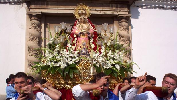 Salida de Nuestra Señora del Mayor Dolor de la iglesia de Fátima en la Semana Santa de Albacete