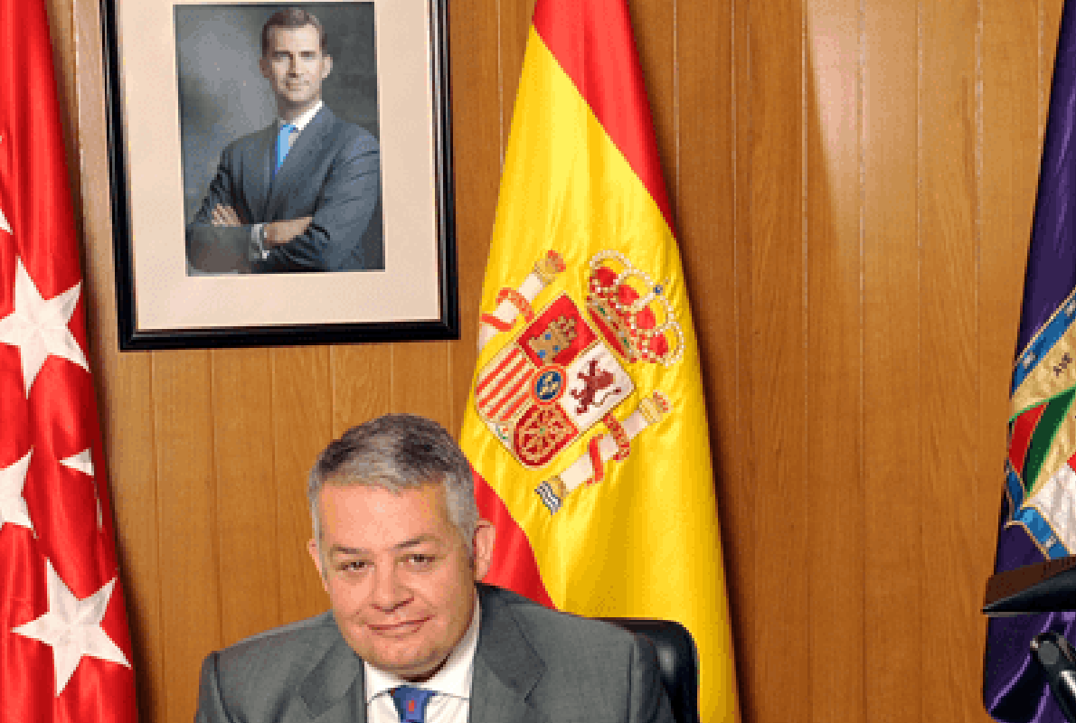 El alcalde de Colmenar Viejo, Miguel Ángel Santamaría, en el despacho del Ayuntamiento