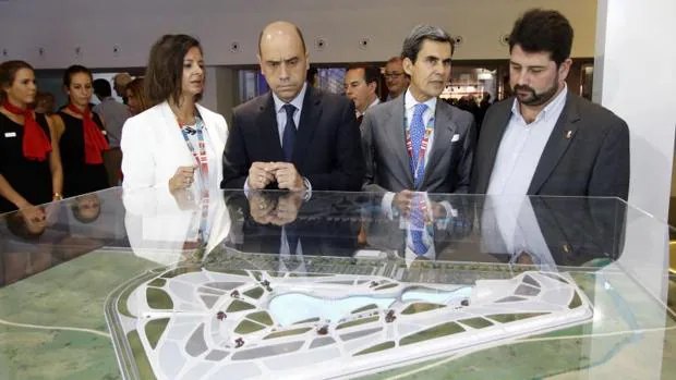Echávarri, en el reciente congreso nacional de centros y parques comerciales celebrado en Alicante