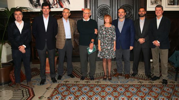 Imagen de la reunión celebrada este viernes en el Ayuntamiento