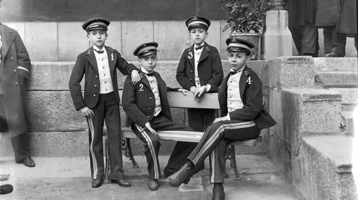 Los niños que cantaron el premio Gordo de 1906