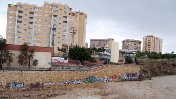 La Policía detiene a una mujer de 70 años por intentar quemar su casa con ella dentro