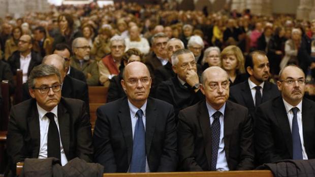 Concejales de Valencia en la misa oficiada en la Catedral este miércoles