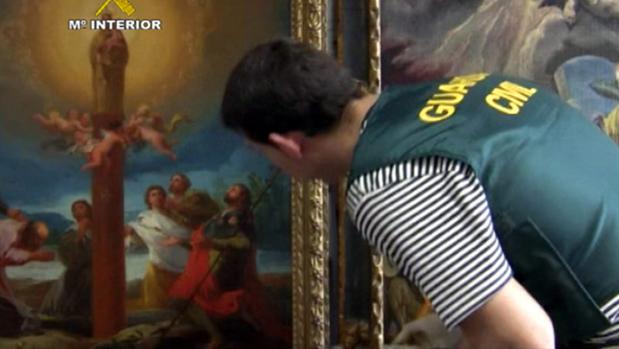 «La aparición de la Virgen del Pilar», de Goya», cuando lo recuperó la Guardia Civil en 2011