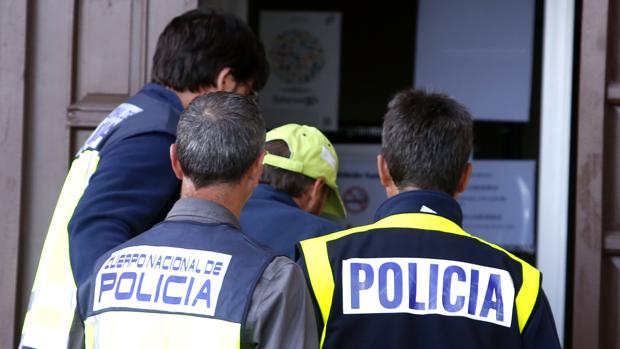 Llegada del presunto autor de la muerte de la peregrina Denise Pikka a los juzgados de Astorga