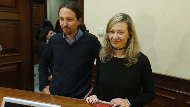 Victoria Rosell, en una imagen de archivo, junto a Pablo Iglesias