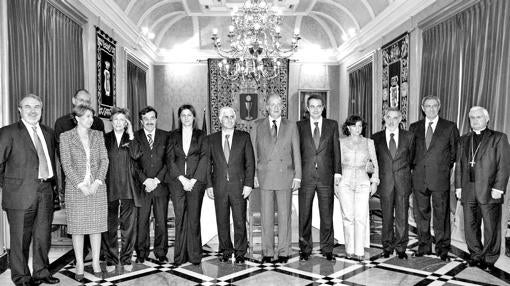 El Rey Juan Carlos y el entonces presidente del Gobierno, José Luis Rodríguez Zapatero, presidieron la constitución del Real Patronato de Cuenca