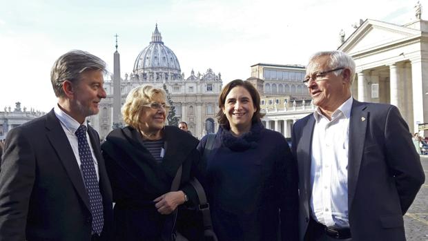 Imagen de Joan Ribó junto a los alcaldes Ada Colau, Manuela Carmena y Pedro Santisteve