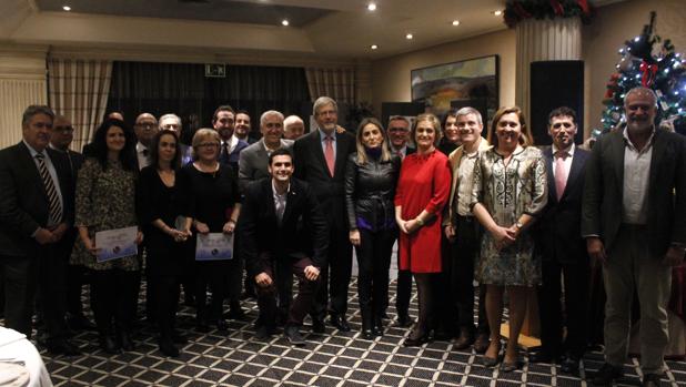 Poto de familia de los galardonados en los Premios de la Capitalidad Gastronómica'