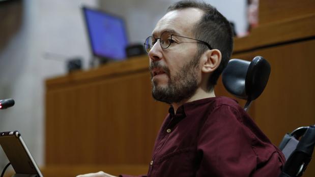 Echenique es número 3 del partido a nivel nacional, líder de Podemos en Aragón, diputado regional y presidente de su grupo parlamentario