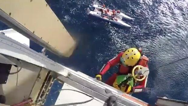 Vídeo: El drámático rescate en el mar al sur de Canarias