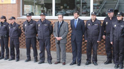 Minuto de silencio en las puertas de la Jefatura Superior de Policía de Castilla-La Mancha por el atentado en Berlín