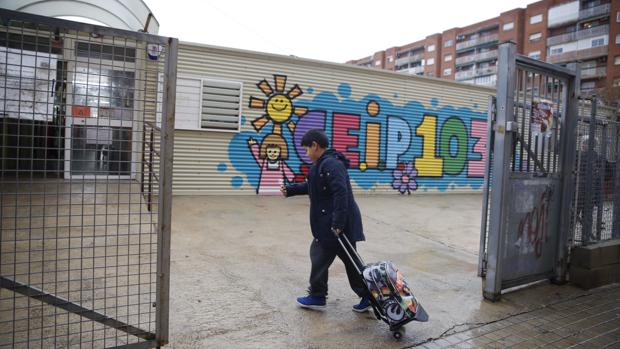 Imagen de uno de los colegios que no han suspendido sus clases por el temporal en Valencia