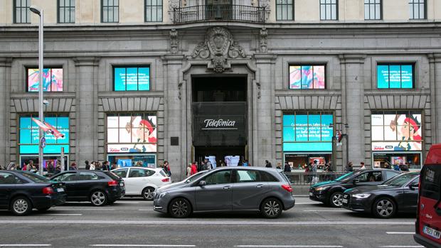 La fachada de la Telefónica Flagship Store, en la Gran Vía