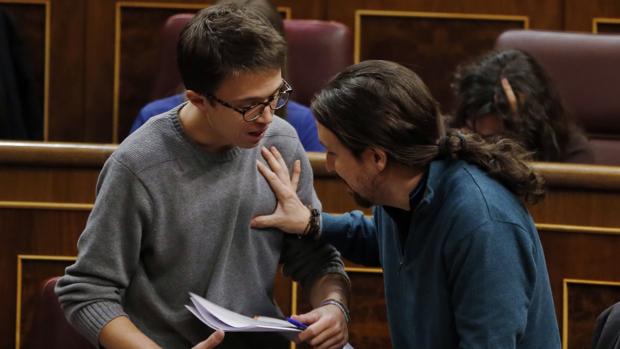 Íñigo Errejón y Pablo Iglesias en el Congreso de los Diputados