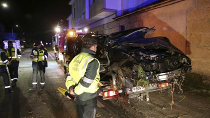 Una pareja de jóvenes de 20 años fallece en un accidente en Monterrei