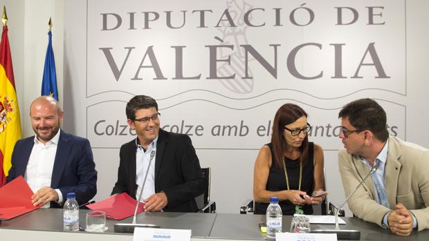 Imagen del presidente Jorge Rodríguez junto a otros portavoces de la Diputación de Valencia